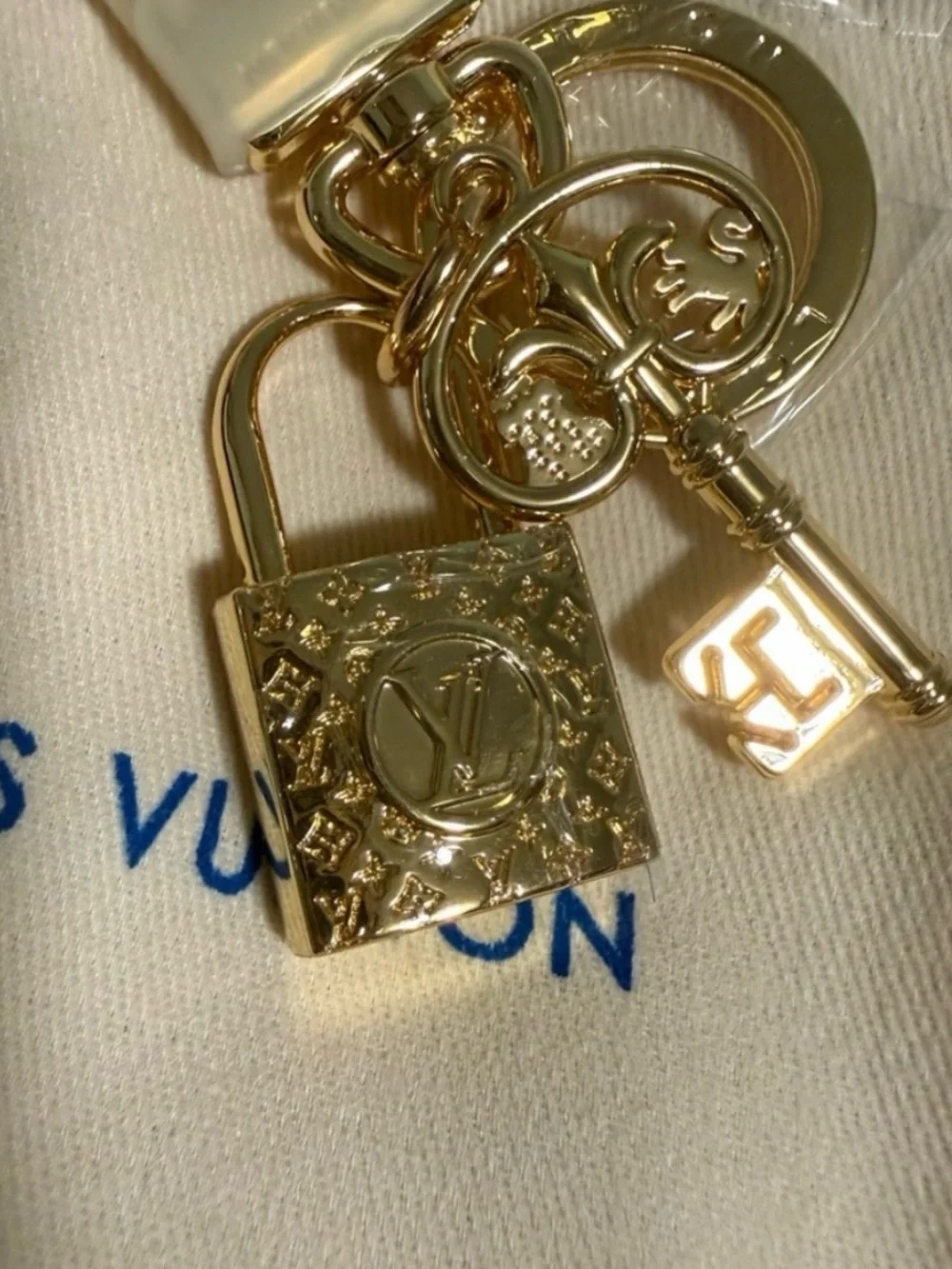 Bag Charm/Key Chain Luxury Gold tone Lock and Key!! Full Inclusion!!